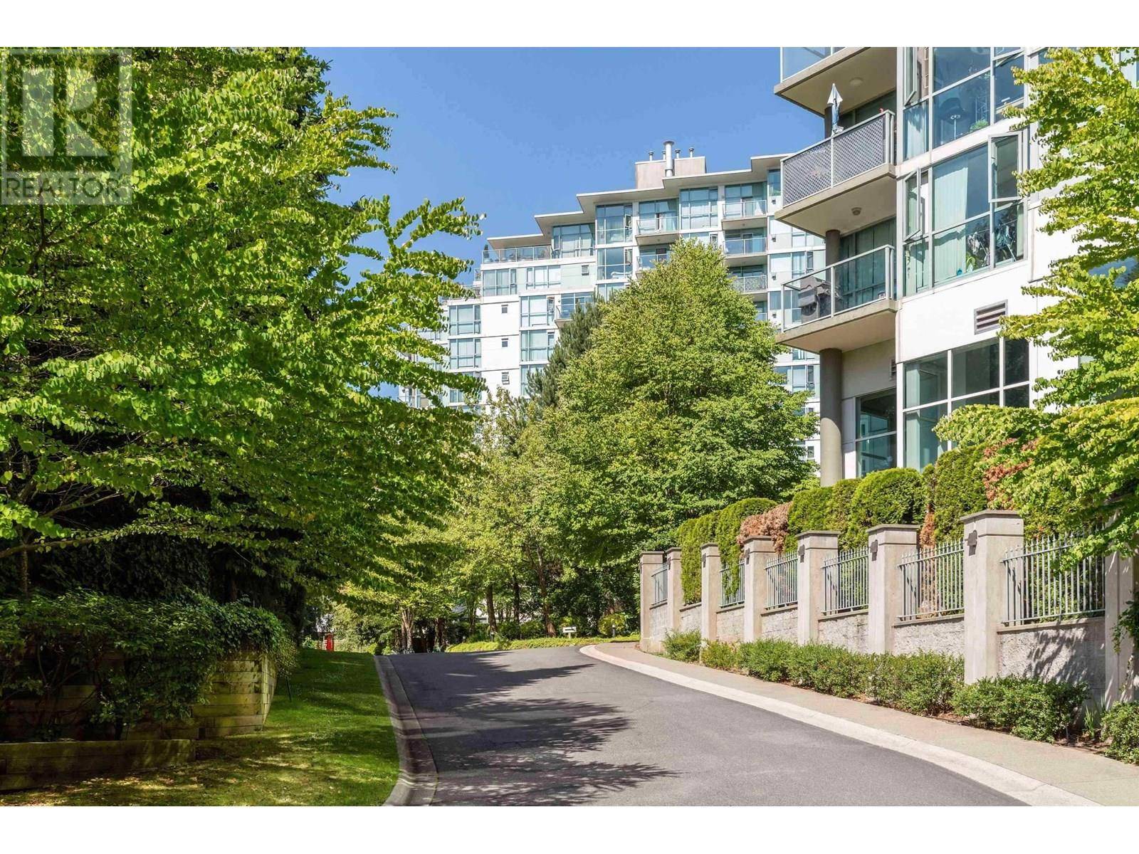 2763 CHANDLERY PL #901, Vancouver, BC V5S4V4