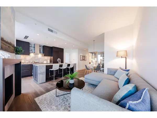 White Rock, BC V4B0C2,1500 MARTIN #2002