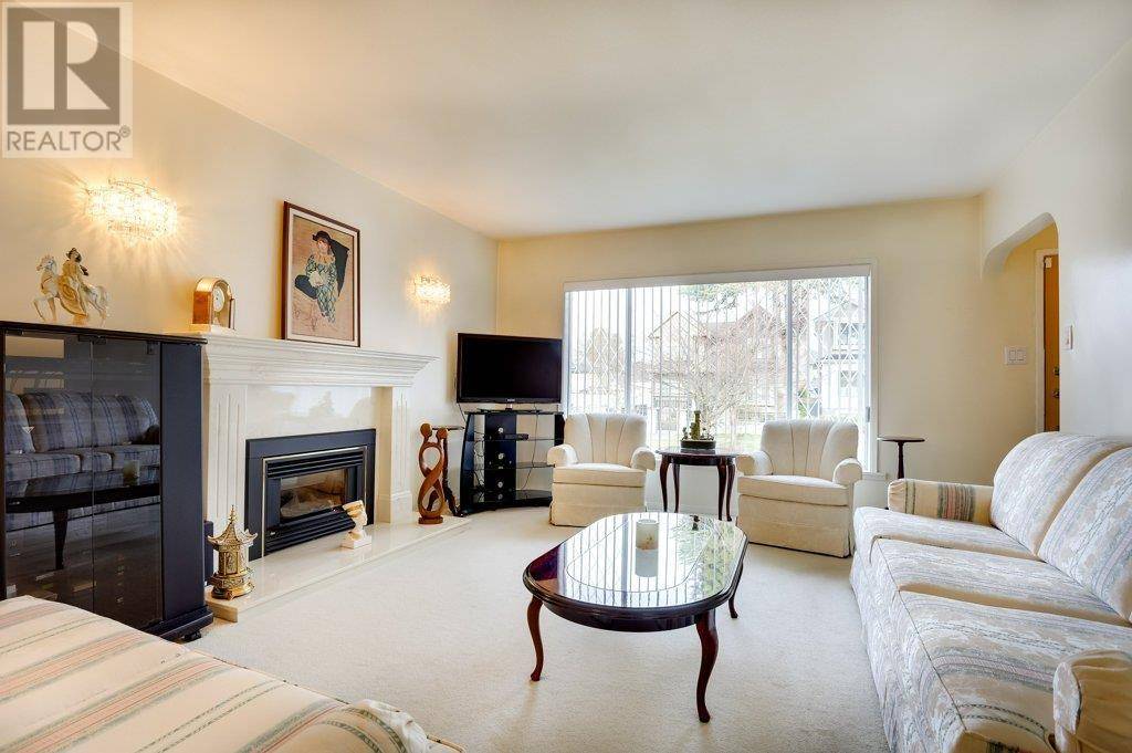 Vancouver, BC V5S1W5,3136 E 53RD AVENUE