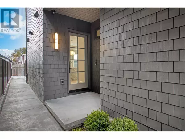Vancouver, BC V5N1N1,2382 E 5TH AVENUE
