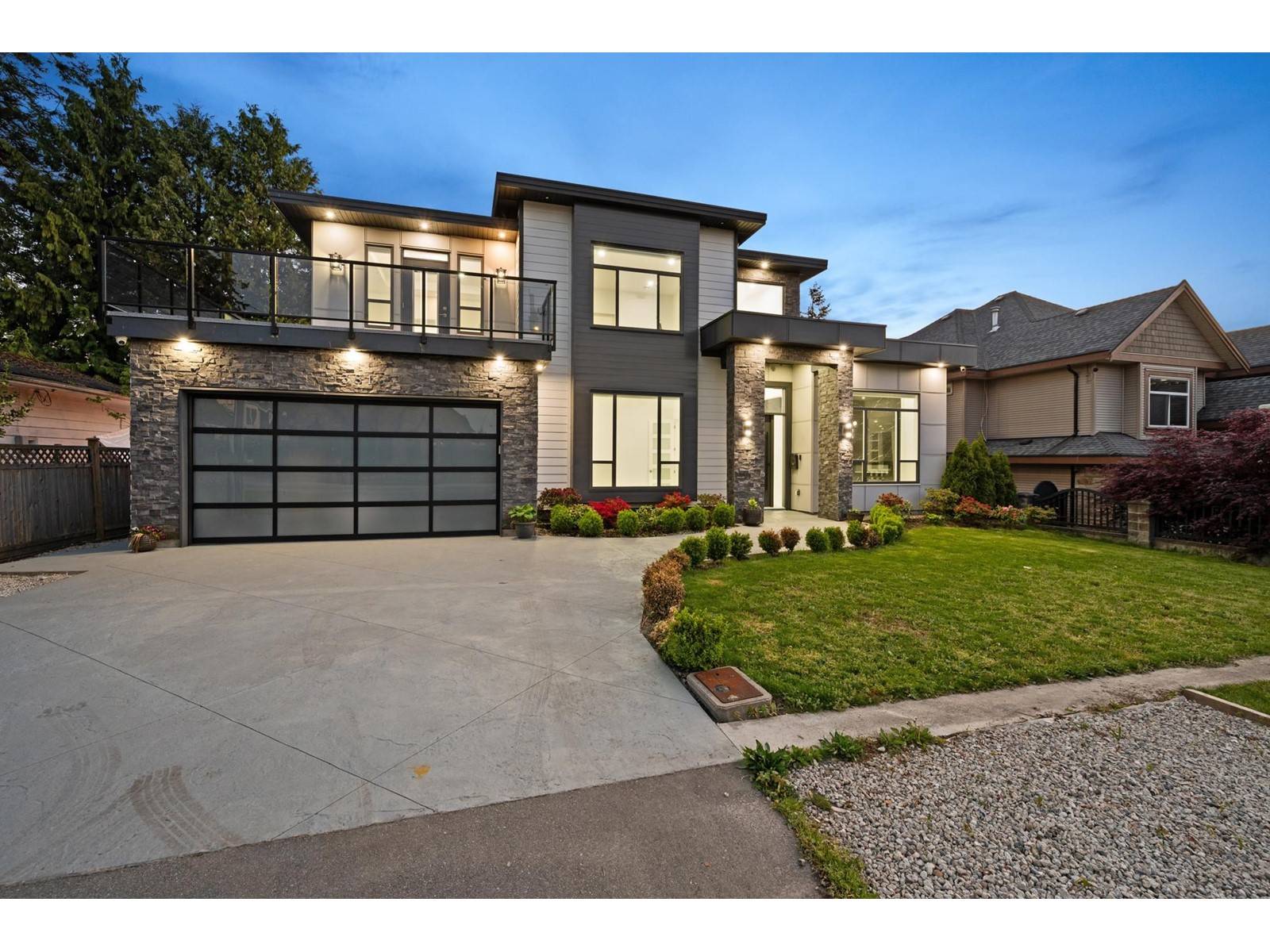 13816 BRENTWOOD CRESCENT, Surrey, BC V3R5L8