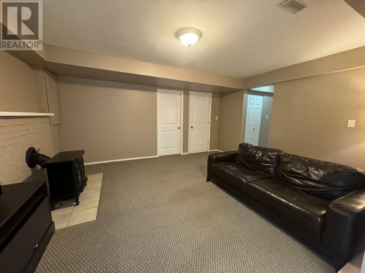 Maple Ridge, BC V4R2M2,12301 209 ST #Suite
