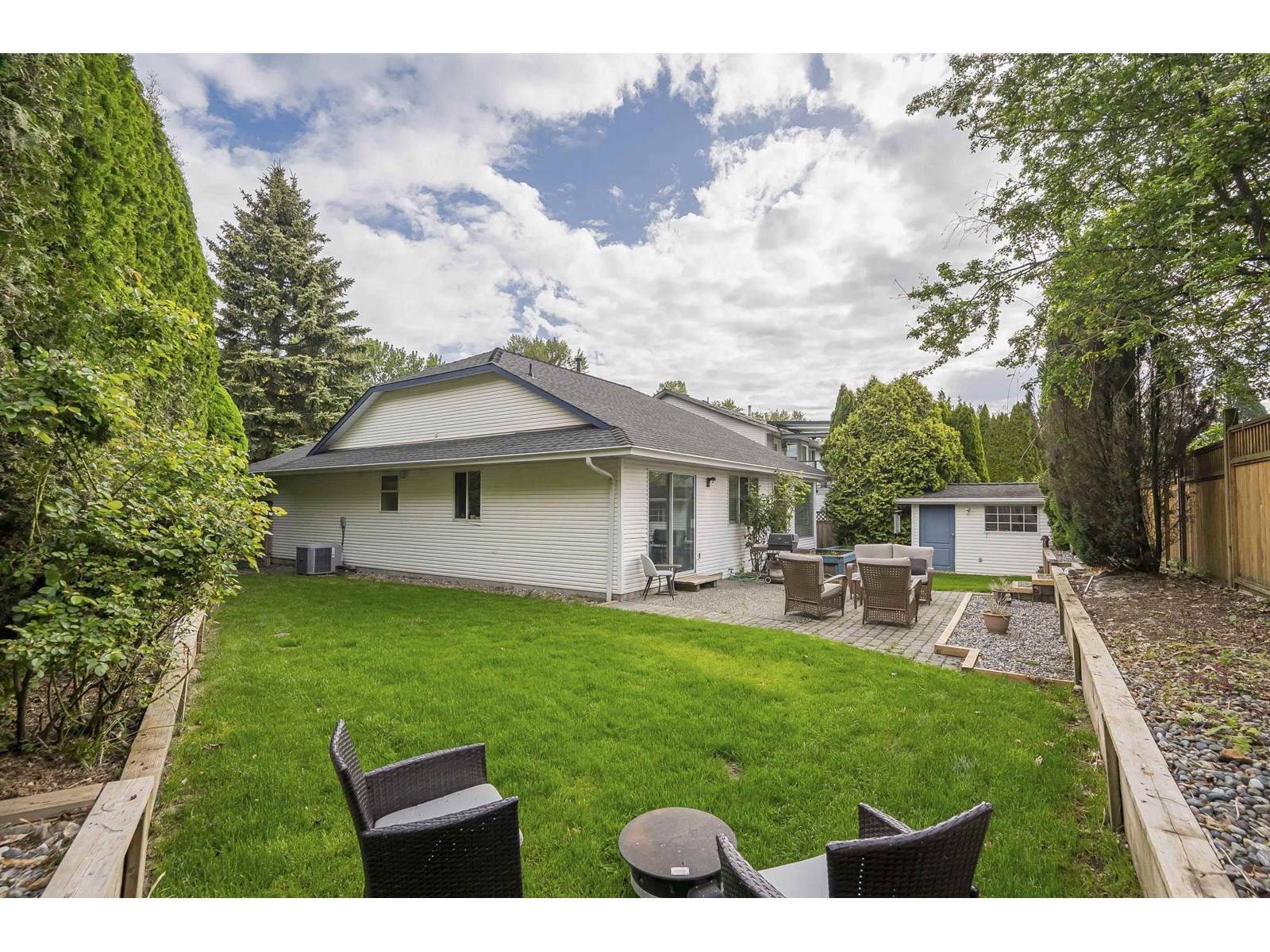 Langley, BC V4W3H8,27236 32B AVENUE