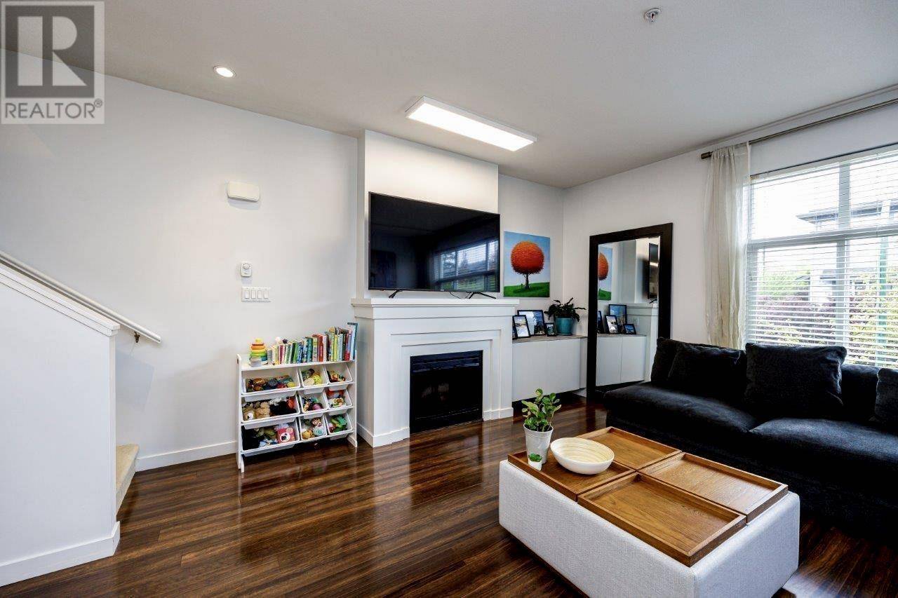 North Vancouver, BC V7J0A5,712 ORWELL STREET