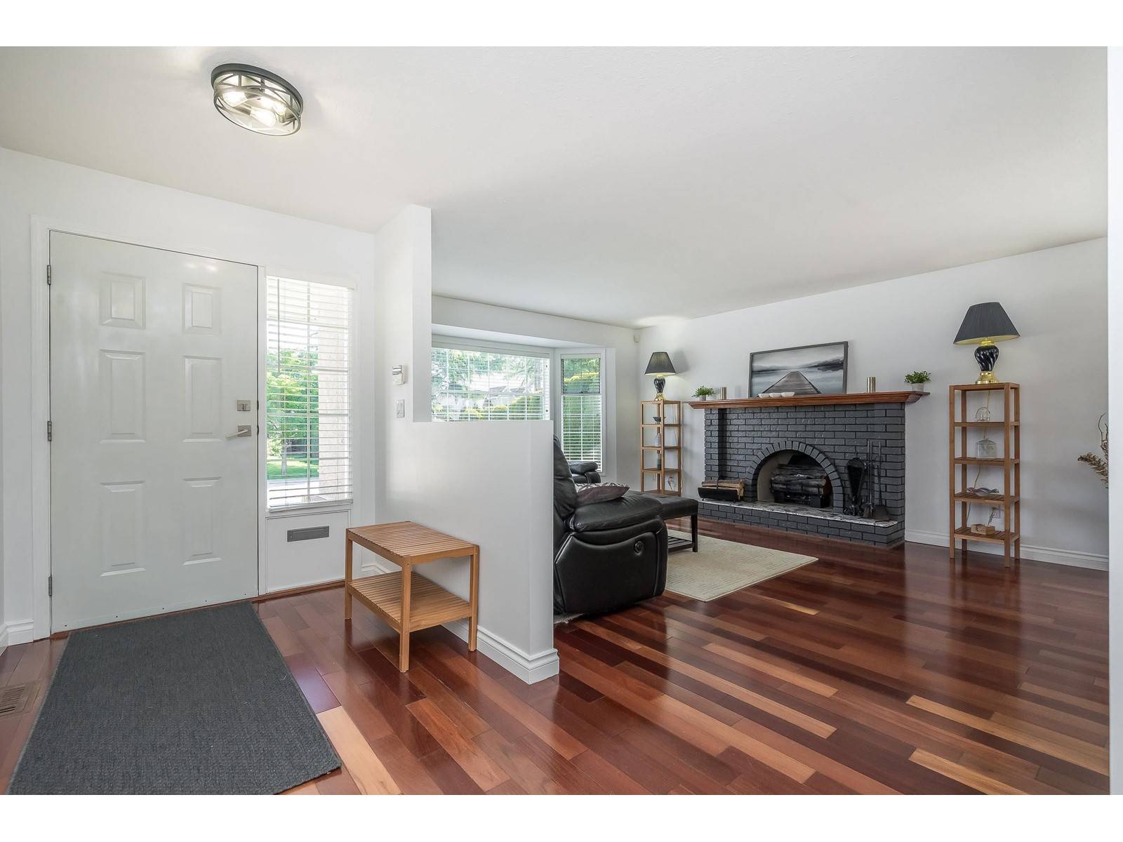 Surrey, BC V4A5S7,2243 MADRONA PLACE