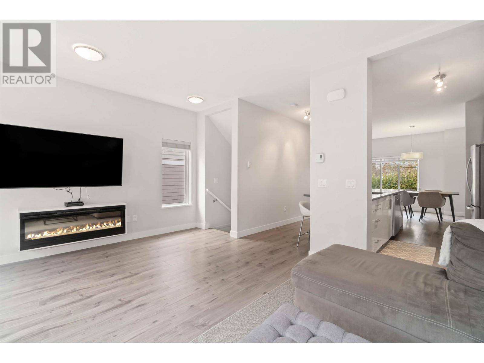 Coquitlam, BC V3B3H6,1219 BURKE MOUNTAIN ST #8