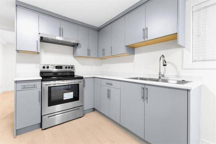Delta, BC V4C3B2,11633 87A AVENUE