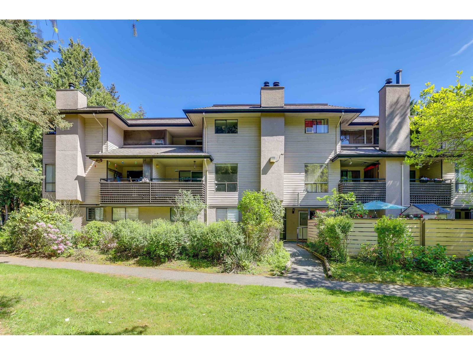 14832 HOLLY PARK LANE, Surrey, BC V3R6Y2