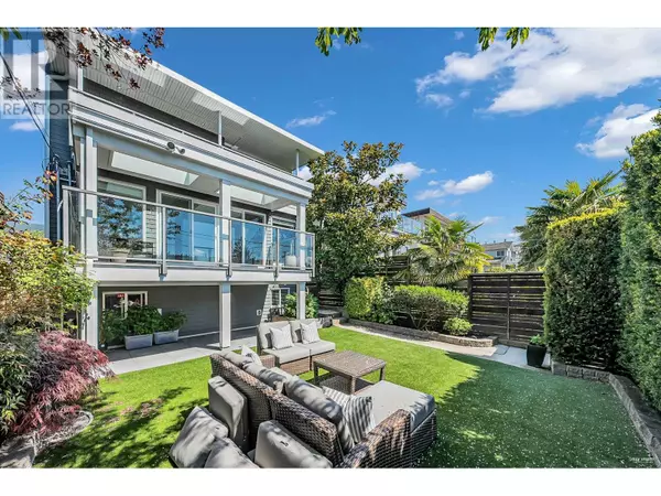 1251 CLYDE AVENUE, West Vancouver, BC V7T1E6