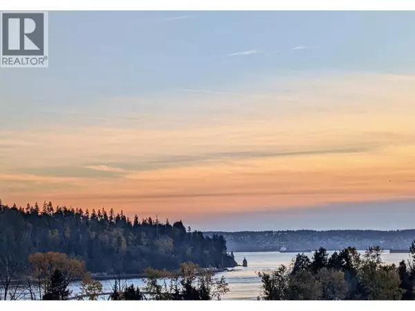 328 TAYLOR WAY #14E, West Vancouver, BC V7T2Y4