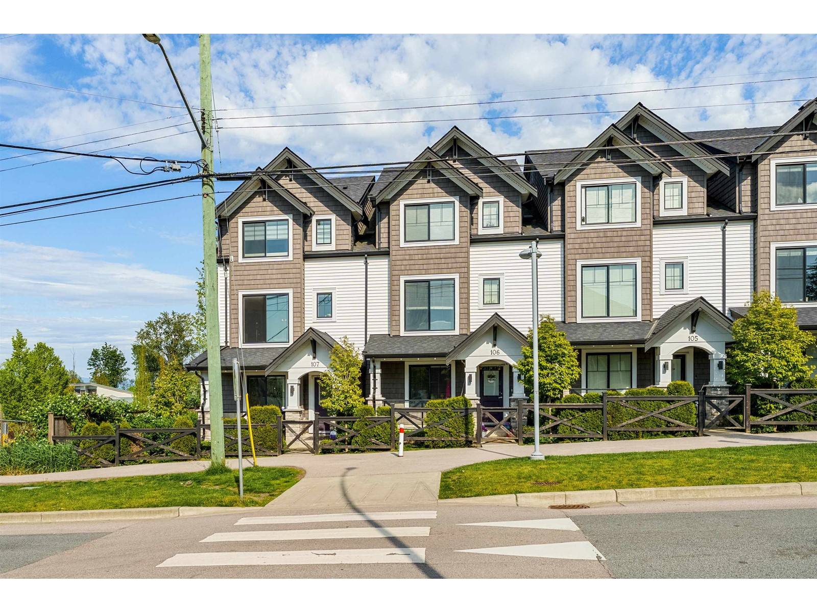 Surrey, BC V3X0J5,6030 142 #107
