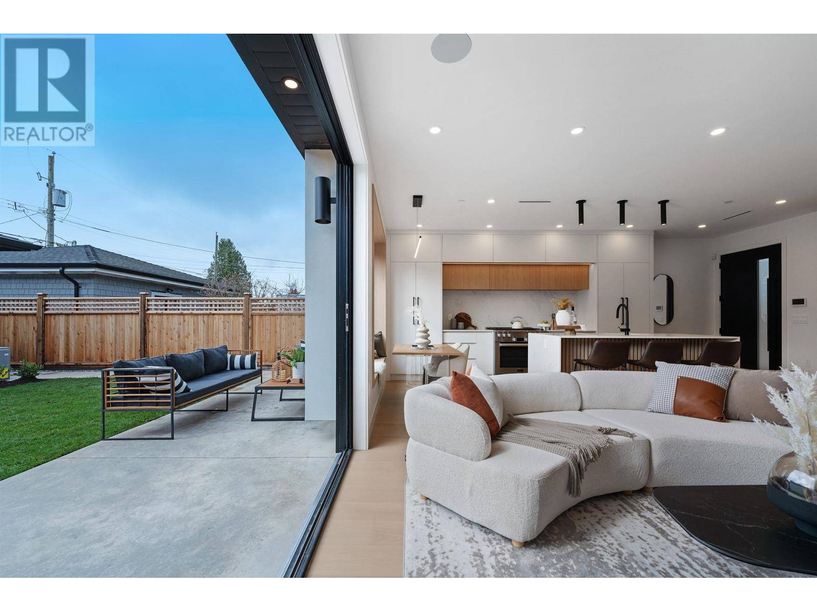 3880 West 23RD AVE #2, Vancouver, BC V6S1K9