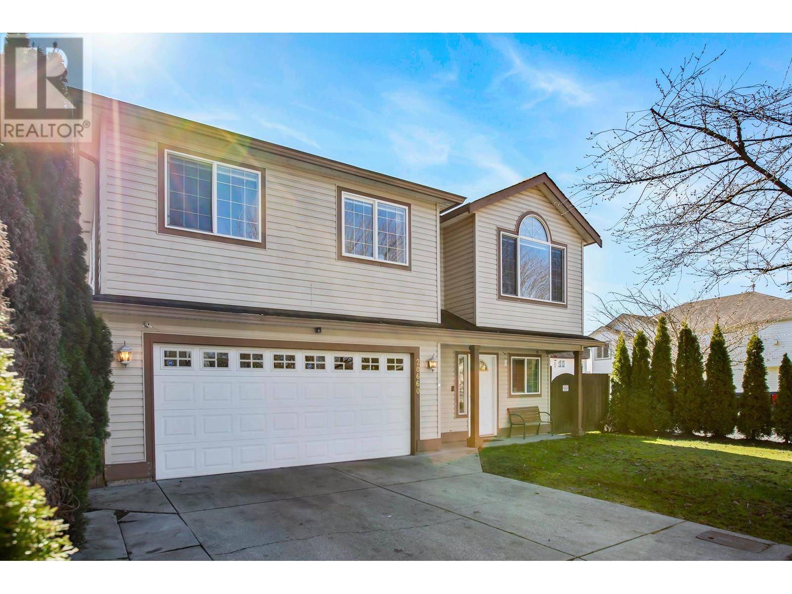 Maple Ridge, BC V2X2K8,20660 THORNE AVENUE