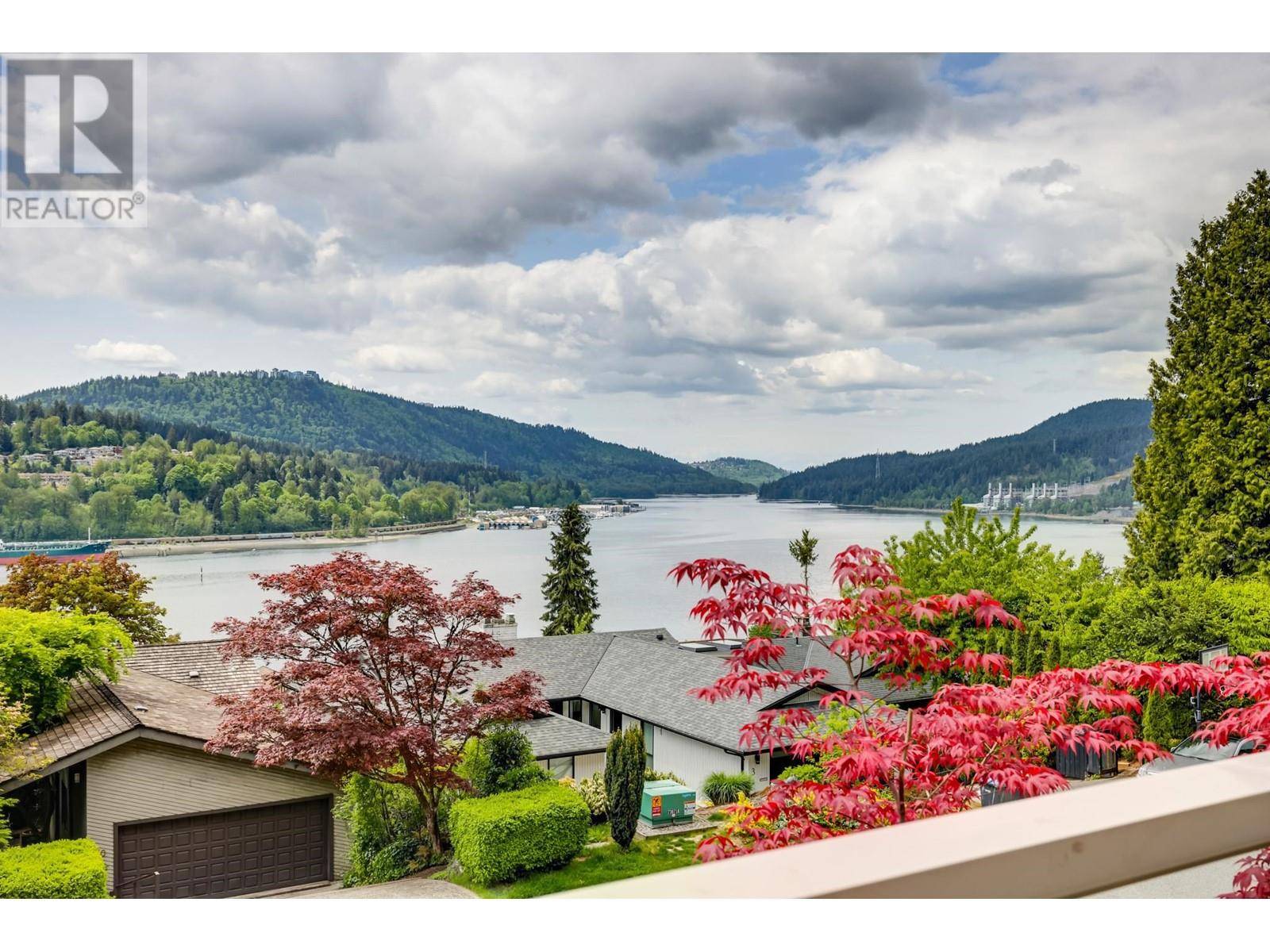 31 AXFORD BAY, Port Moody, BC V3H3R4
