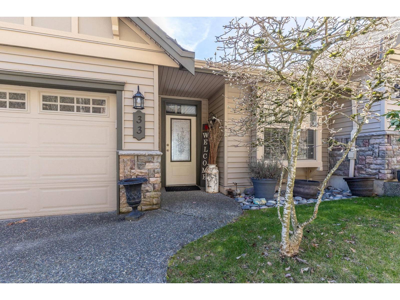 Abbotsford, BC V3G3B8,2842 WHATCOM #33