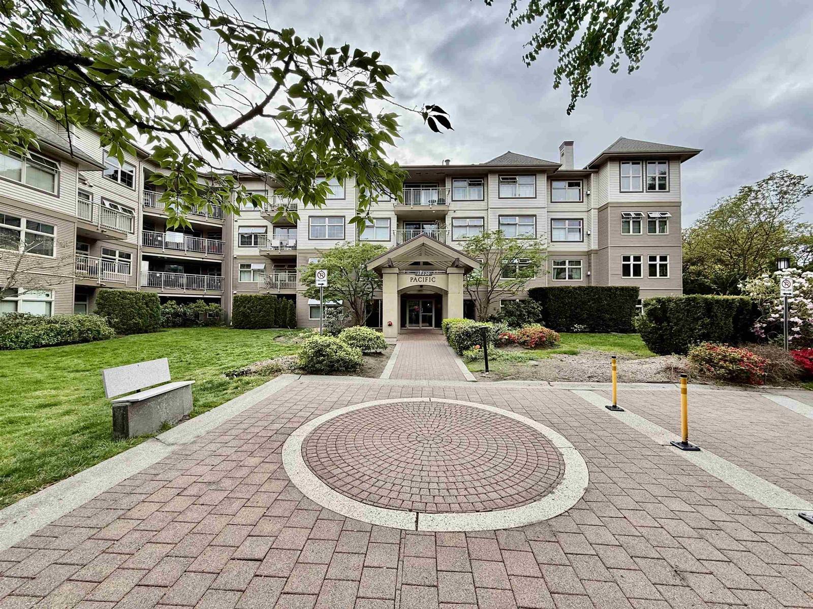 Surrey, BC V3R0Y6,15220 GUILDFORD #311