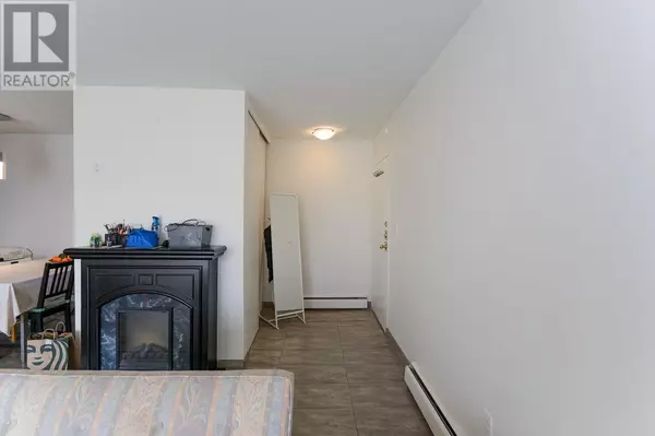 Richmond, BC V7C3M6,7200 LINDSAY RD #301