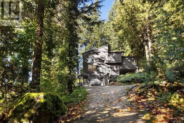 Lions Bay, BC V0N2E0,225 MOUNTAIN DRIVE