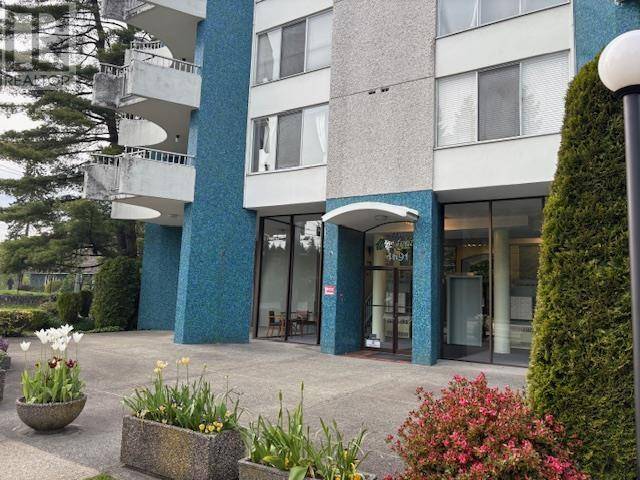 Vancouver, BC V6R2J3,4691 West 10TH AVE #203