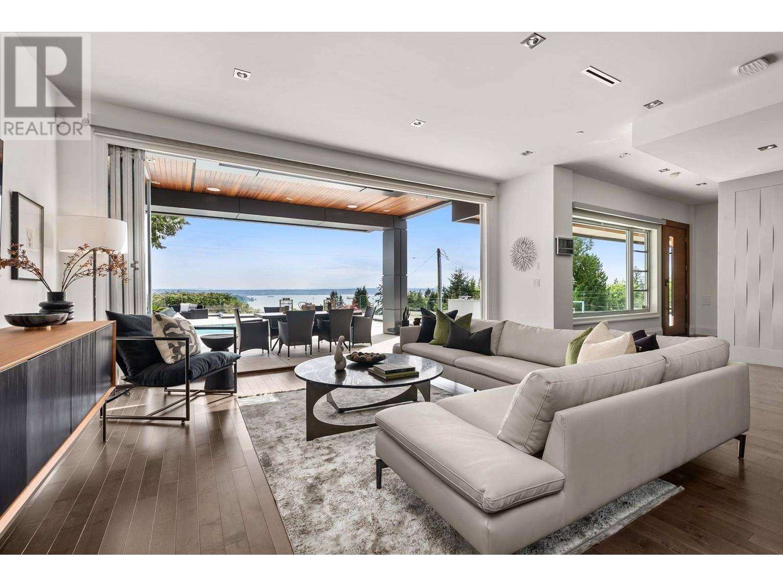 1265 QUEENS AVENUE, West Vancouver, BC V7S2K4