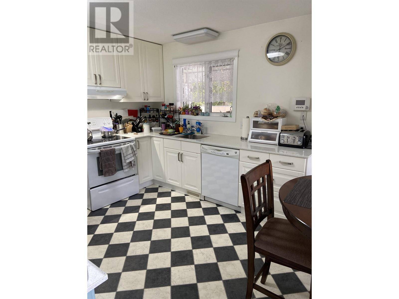 Terrace, BC V8G1B2,4832 GRAHAM AVENUE