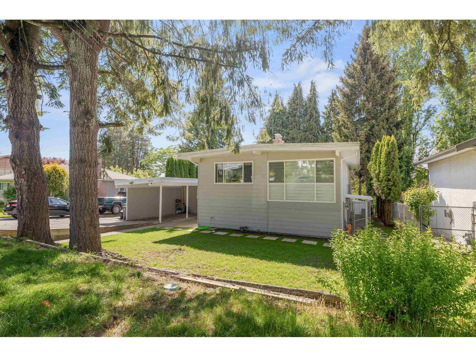 Surrey, BC V3V5J8,10227 127 STREET