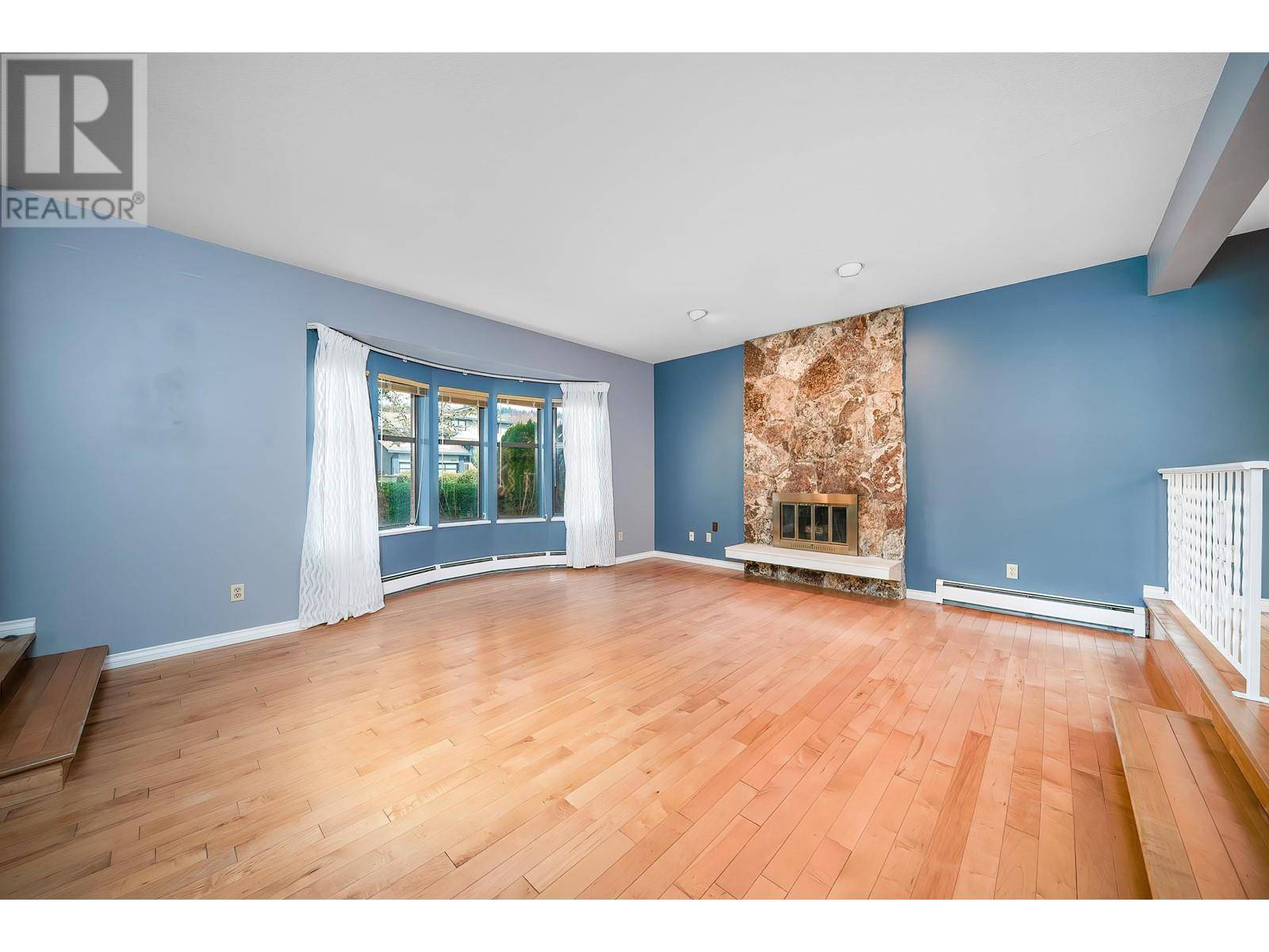 Burnaby, BC V5A4E6,7850 WOODHURST DRIVE