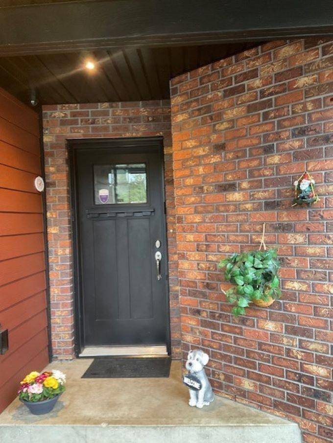 Mission, BC V2V7C9,9328 LARKSPUR AVENUE