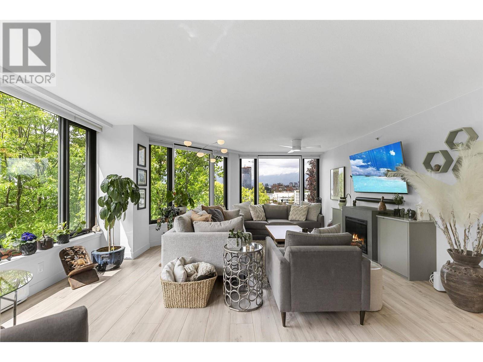 Vancouver, BC V6J5E7,2201 PINE ST #410