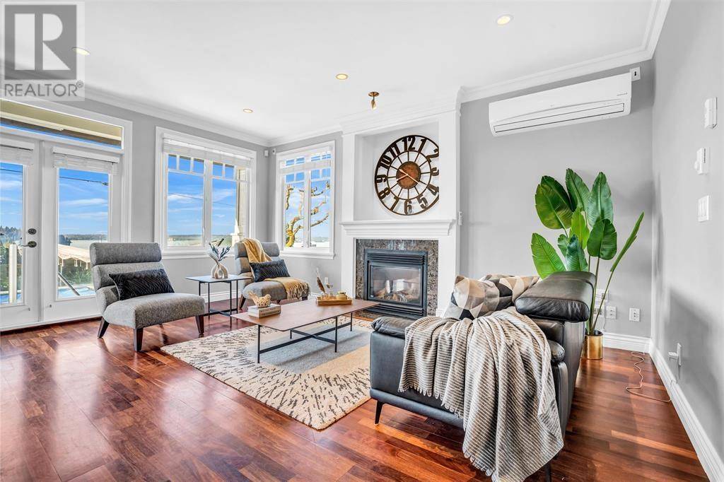 West Vancouver, BC V7T1N4,1197 FULTON AVENUE