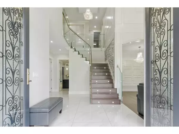 Surrey, BC V3W1Z8,12151 66 AVENUE