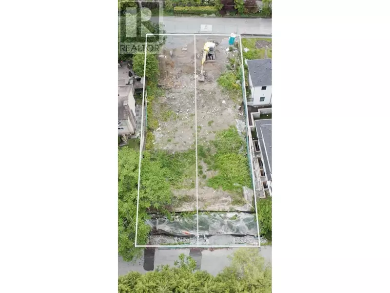 2304 HENRY STREET, Port Moody, BC V4A5J1