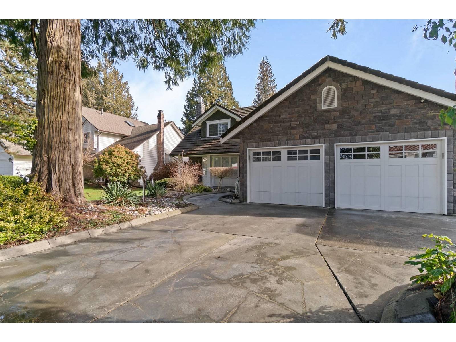 Surrey, BC V4N2V6,9814 157 STREET