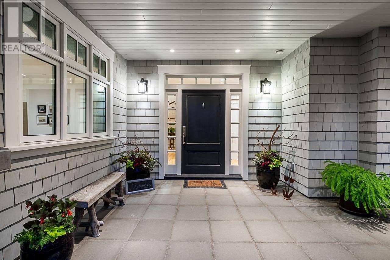 West Vancouver, BC V7S2V5,4696 WOODGREEN DRIVE