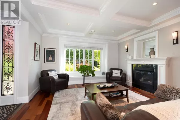 North Vancouver, BC V7M1V8,336 W 17TH STREET