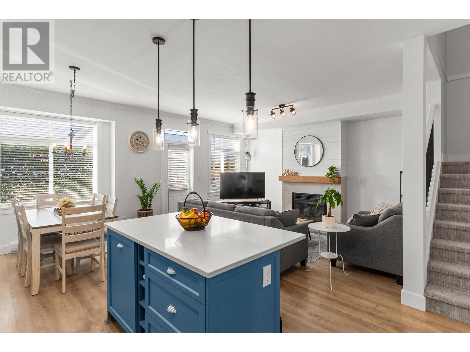 Ladner, BC V4K2G6,4910 CENTRAL AVE #4