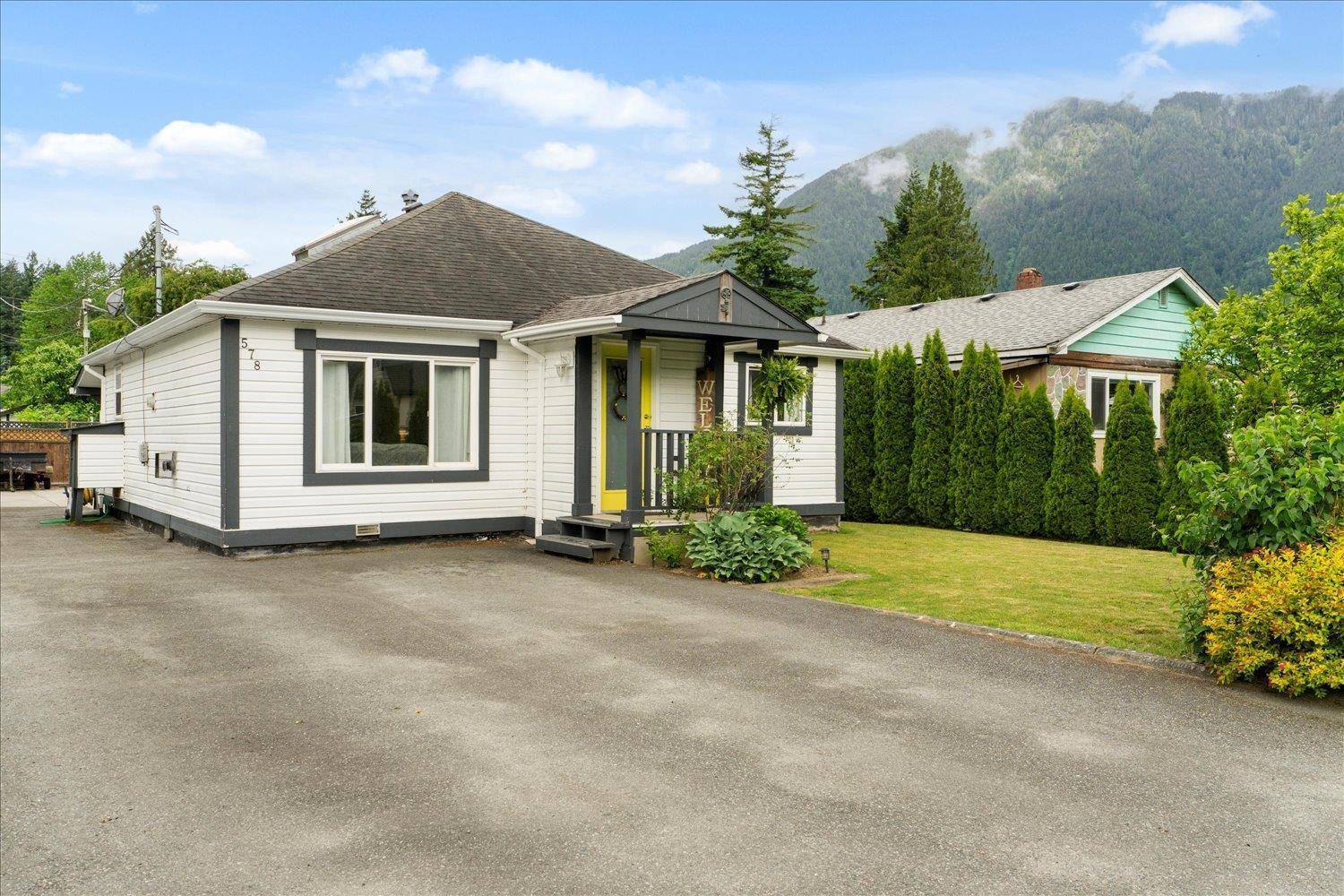 Hope, BC V0X1L0,578 HEMLOCK AVENUE|Hope