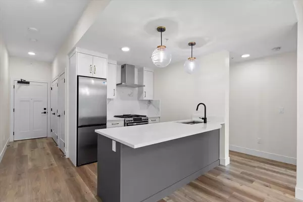 Harrison Hot Springs, BC V0M1K0,120 ESPLANADE AVE #502