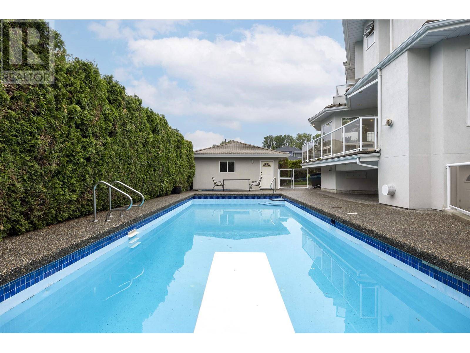 Burnaby, BC V5A3K7,1527 GILES PLACE
