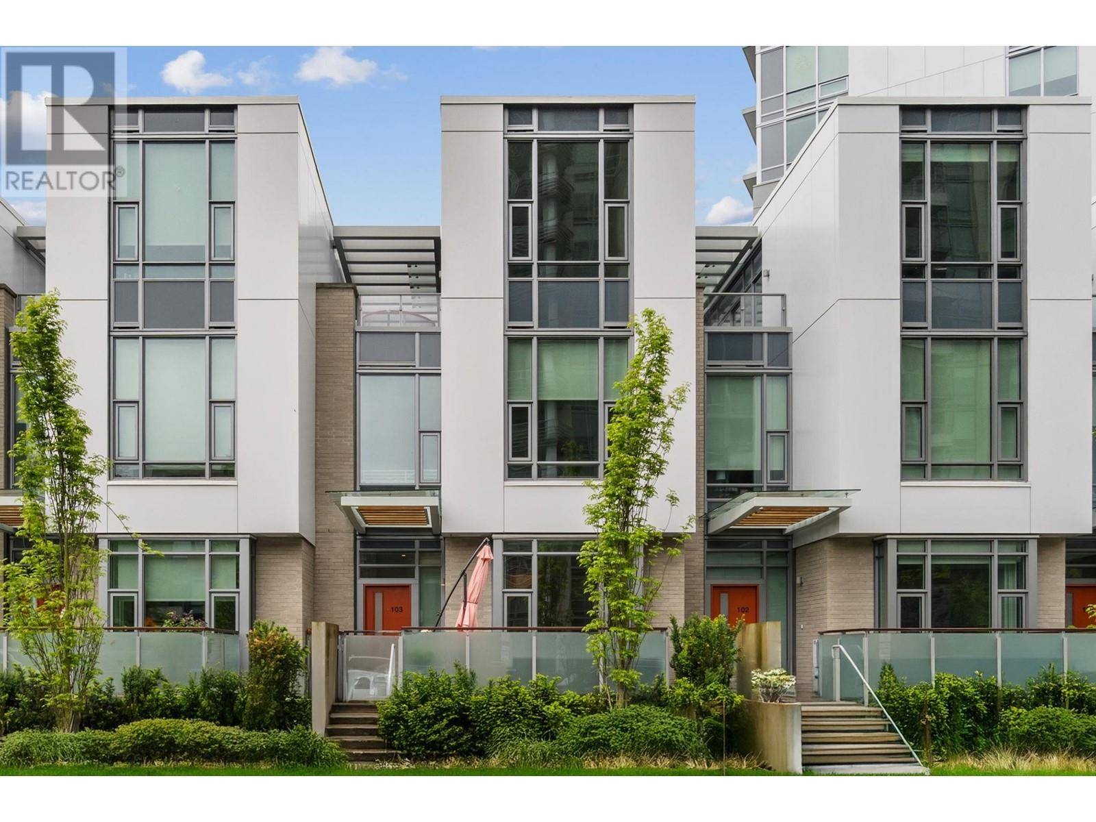 1500 FERN ST #103, North Vancouver, BC V7J1H6