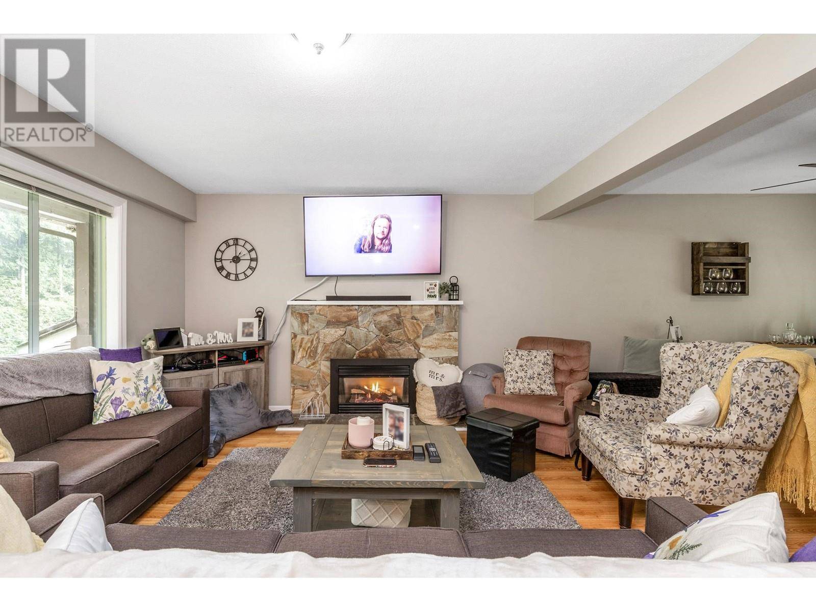 Maple Ridge, BC V2W1N6,12313 MCNUTT STREET