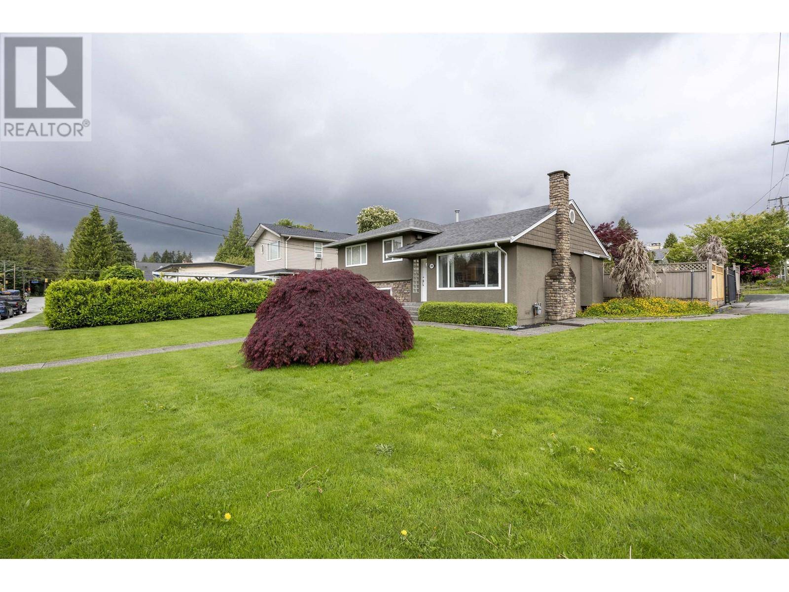 Coquitlam, BC V3J2M4,1009 FOSTER AVENUE