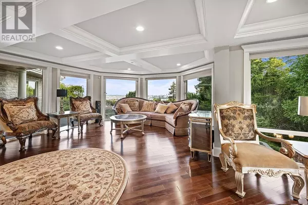West Vancouver, BC V7S2A3,761 EYREMOUNT DRIVE