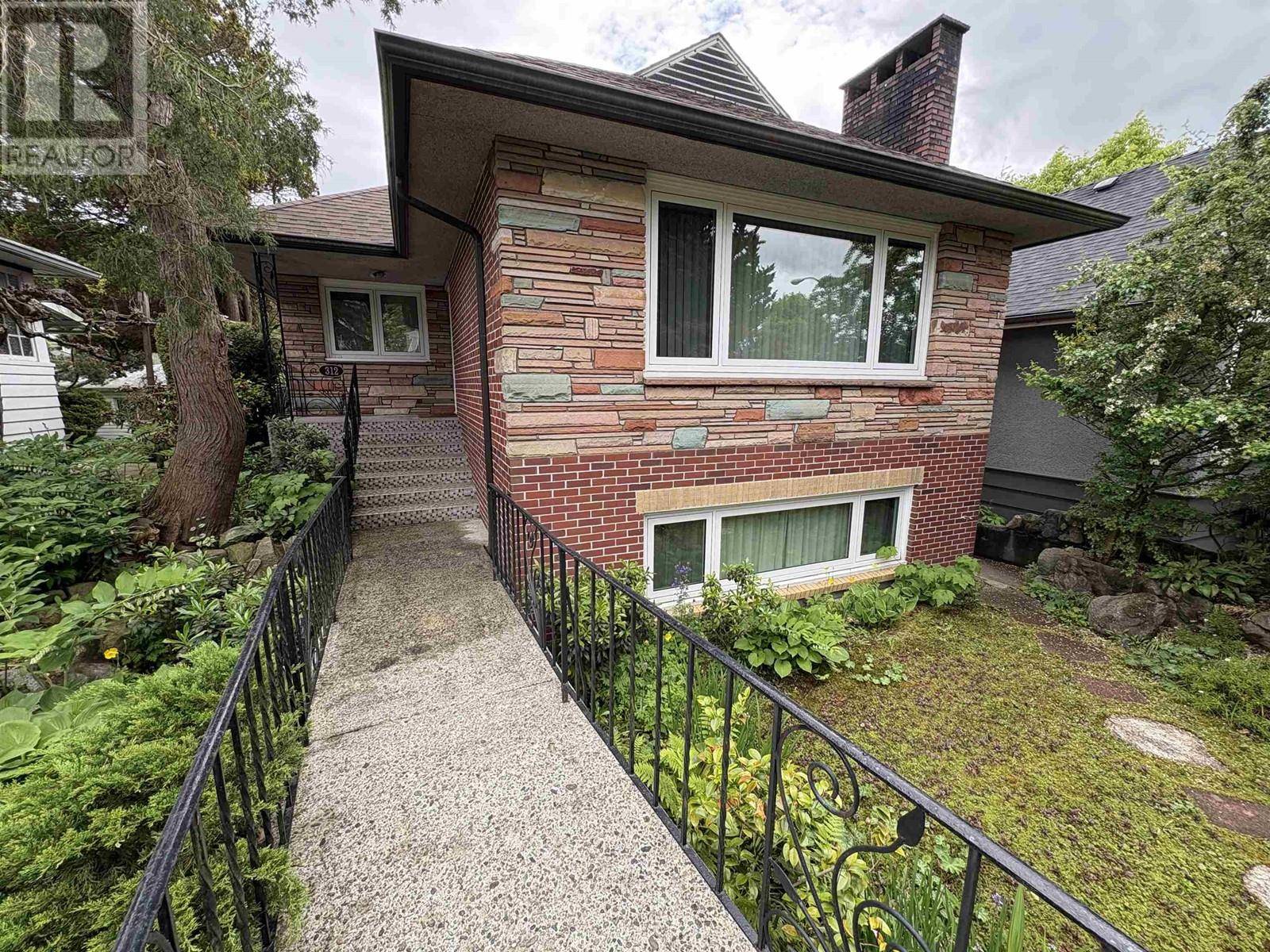 312 E 46TH AVENUE, Vancouver, BC V5W1Z8