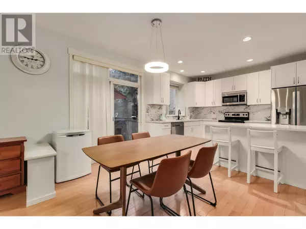 Port Moody, BC V3H5M5,513 FOREST PARK WAY