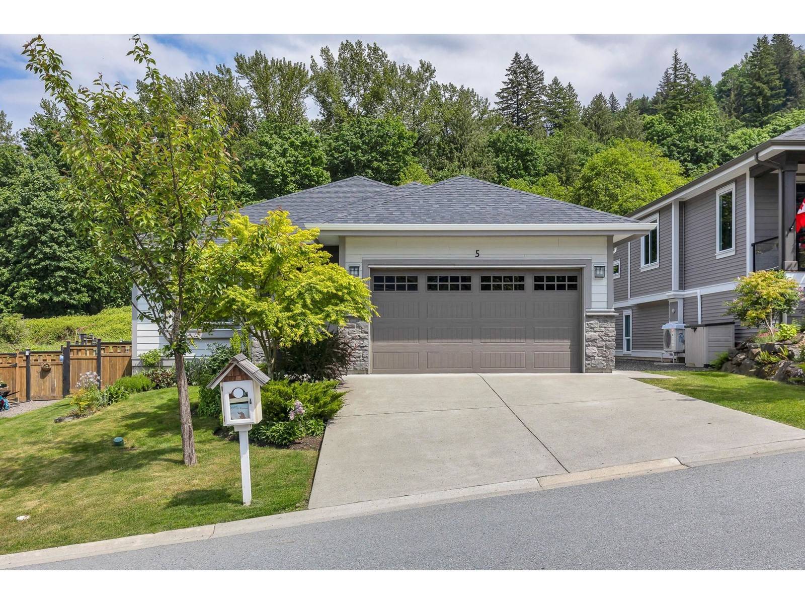 8295 NIXON RD #5, Chilliwack, BC V4Z0C8