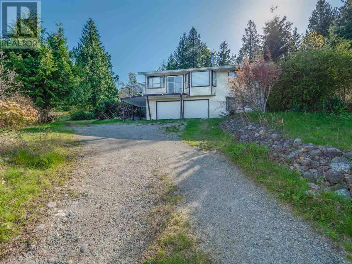 Sechelt, BC V7Z0P7,6377 N GALE AVENUE