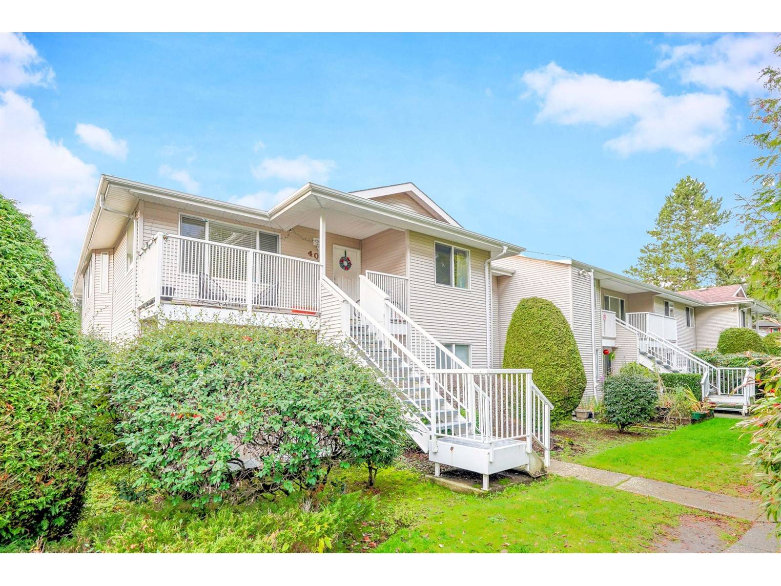 13963 72 #407, Surrey, BC V3W2P6