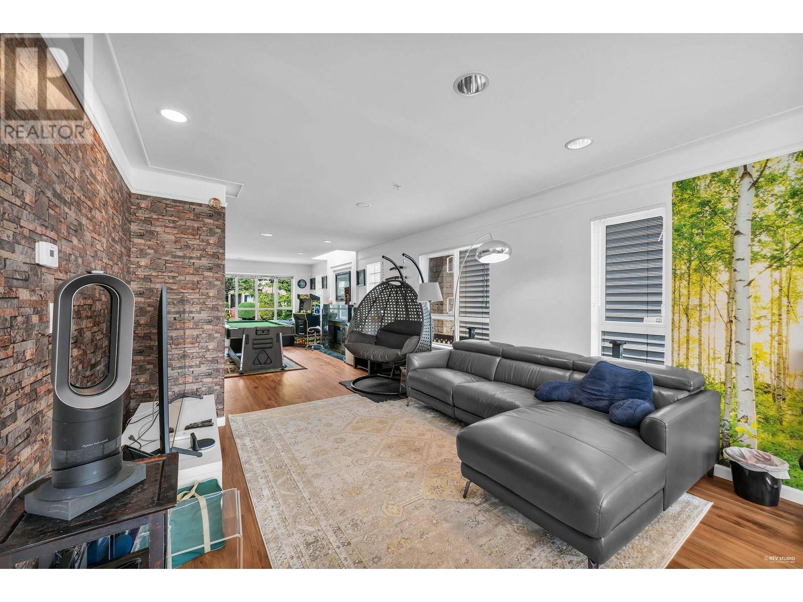 Vancouver, BC V6L1H3,2848 W 20TH AVENUE