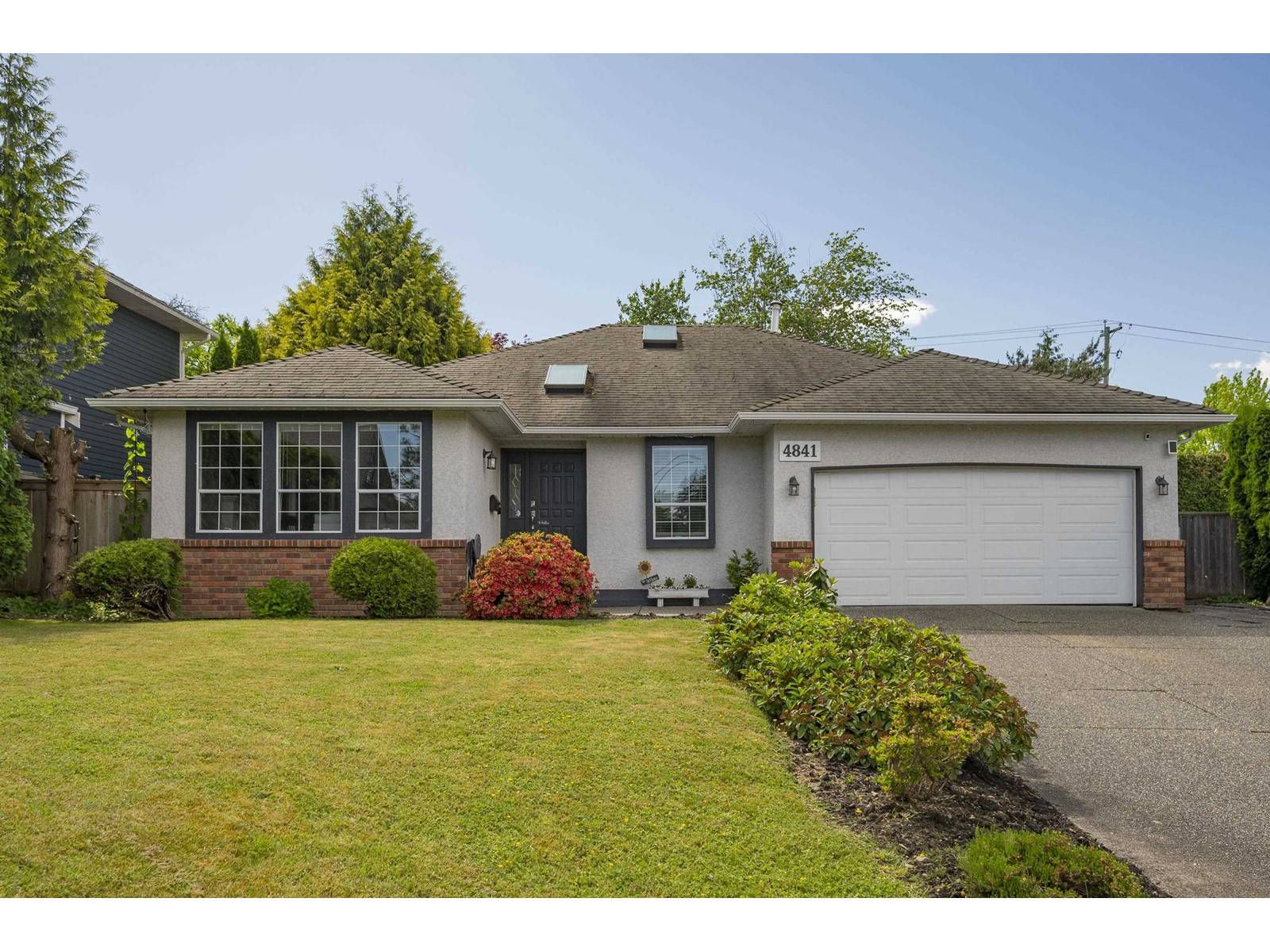 Langley, BC V3A5X9,4841 208A STREET